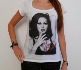 Monica Bellucci 2: pretty t-shirt, celebrity picture 7015224