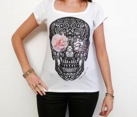 Flower skull: pretty t-shirt, celebrity picture 7015266